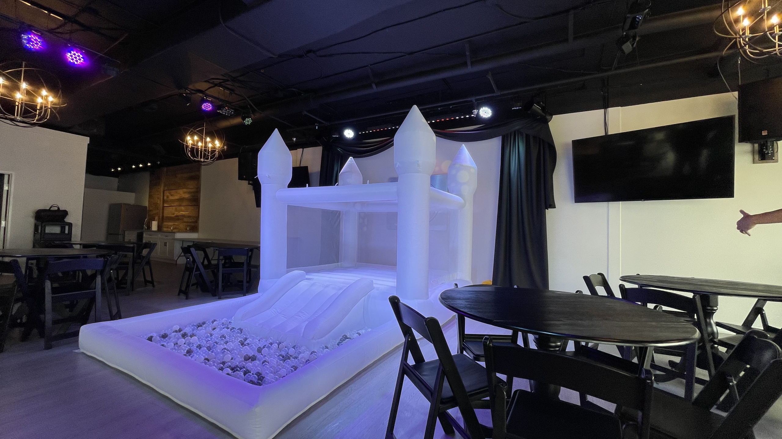 bounce house at small event venue in auburn hills mi